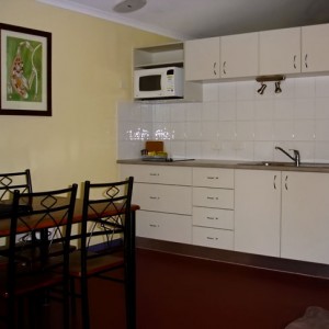 2 bedroom cabin Anbinik Kakadu Resort